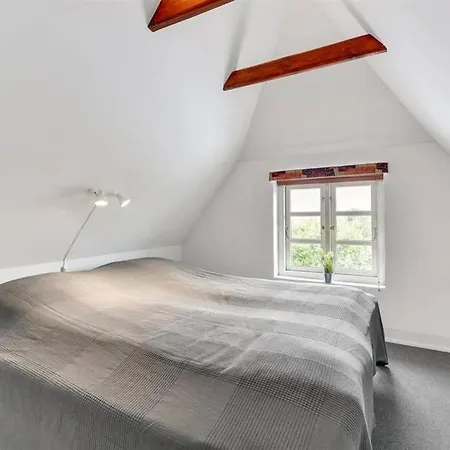 Дом отдыха Thatched In Struer, Jutland With A View Струер