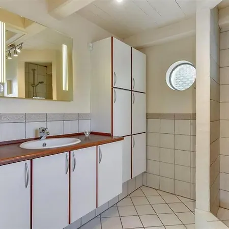 Дом отдыха Thatched In Struer, Jutland With A View *