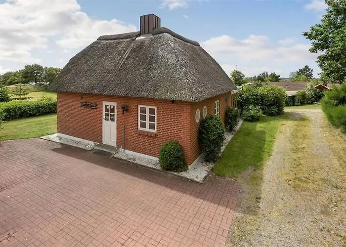 Thatched In Struer, Jutland With A View بيت للعطل *