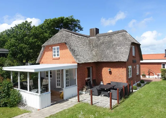 بيت للعطل Thatched In Struer, Jutland With A View *